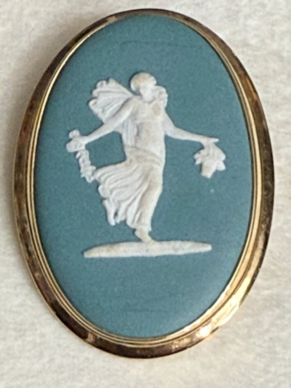 Wedgwood England Brooch Dancing Goddess Large Oval 1.5" x 1.25" - Picture 2 of 5